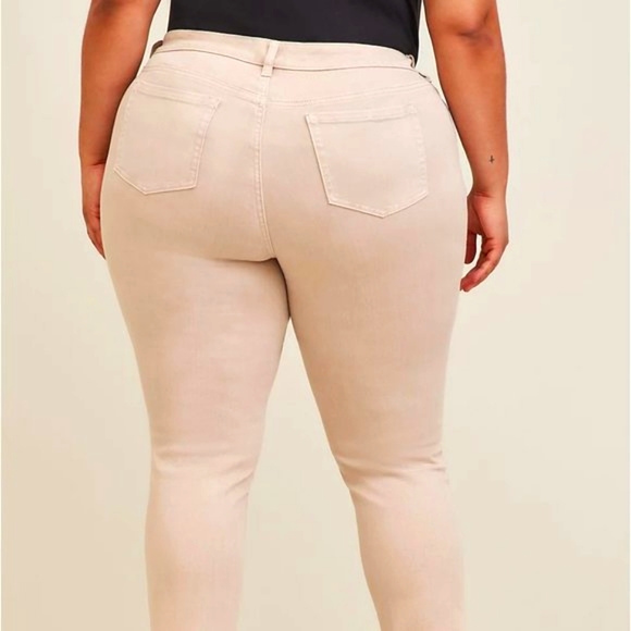 ❤️NWT VINTAGE TORRID JEAN BOYFRIEND STRAIGHT STRETCH MID-RISE TAN CREAM Size 16 - Picture 2 of 10